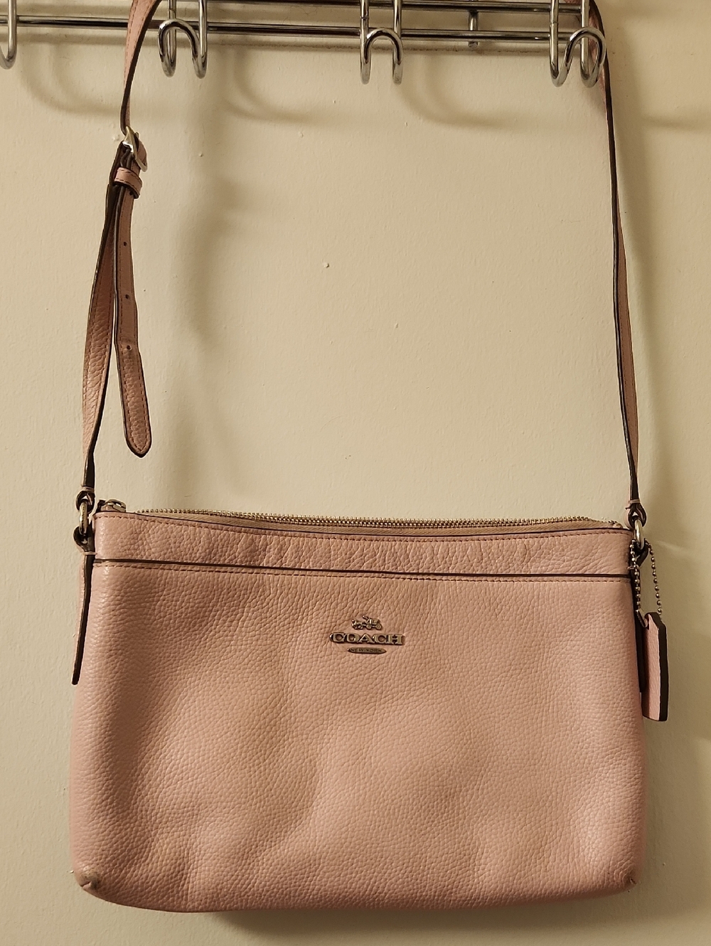 Coach Crossbody Purse Leather. Pale Pink.